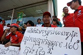 បុគ្គលិក​ស្ថានីយសាំង​កាល់ តិច ចាប់​ផ្តើម​កូដកម្មនៅ​ភ្នំពេញ