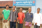 អ្នក​ភូមិ​ឡពាង​៥​នាក់​ដែល​ត្រូវ​បាន​ដោះ​លែង​នឹង​បន្ត​មក​ភ្នំពេញ​តវ៉ា​រឿង​ដីធ្លី