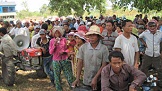 អ្នក​មាន​បញ្ហា​ដី​នៅ​កំពង់ស្ពឺ​សោកស្ដាយ​ចំពោះ​ការ​លា​លែង​តំណែង​របស់​ប្អូនស្រី​លោក ហ៊ុន សែន