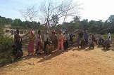 ពលរដ្ឋ​ឃុំ​កោះស្ដេច​អះអាង​ថា​សន្តិសុខ​ក្រុមហ៊ុន​ចិន​ប៉ុនប៉ង​ដុត​ផ្ទះ​បង្ខំ​បណ្ដេញ​ចេញ