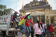 កម្មករ​រោង​ចក្រ​កាត់​ដេរ​ធ្វើការ​យូរ​ឆ្នាំ​ក៏ចង់​ទទួល​បាន​ការ​ដំឡើង​ប្រាក់​ខែ​ដែរ​