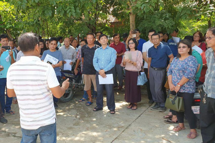 ពលរដ្ឋ ១៤០ គ្រួសារ តវ៉ាទាមទារឲ្យបុរីកាំងម៉េងកាត់ប្លង់កម្មសិទ្ធិ