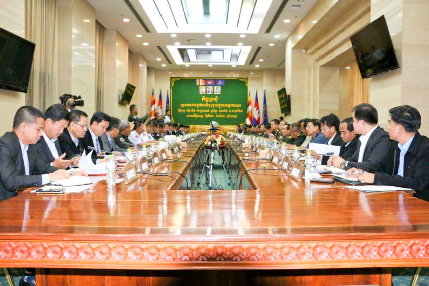 មន្ត្រី​ថា ការ​តវ៉ា​បញ្ហា​ដីធ្លី​នៅ​កោះកុង បង្ក​ឡើង​ដោយសារ​មាន​ការ​ញុះញង់​ពី​មជ្ឈដ្ឋាន​ខាង​ក្រៅ​​ ខណៈ​ការ​ដោះស្រាយ​នៅ​សល់​តិចតួច