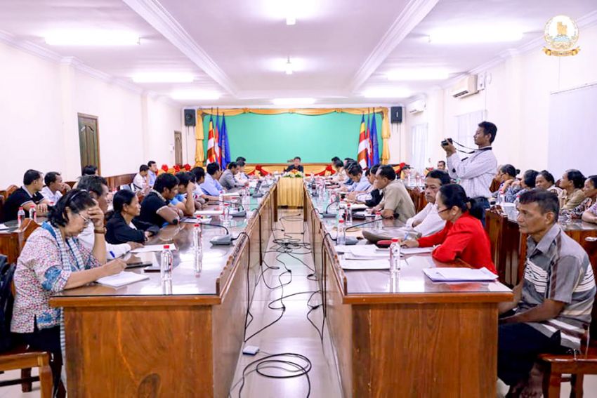 ពលរដ្ឋ ២២ ក្រុម សុំ​ពន្លឿន​ការ​ដោះស្រាយ​បញ្ហា​ដីធ្លី