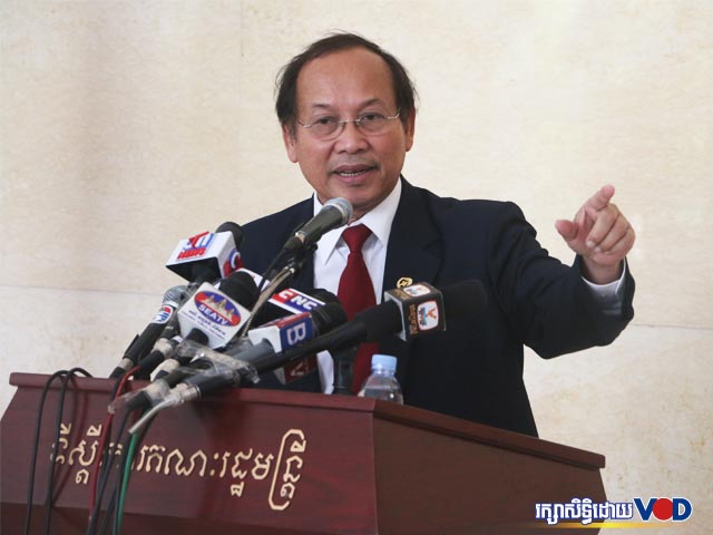រដ្ឋាភិបាល​សម្រេច​ដក​តំណែង​មន្ត្រី​ជាន់​ខ្ពស់​​ក្រសួង​យុត្តិធម៌​ក្រោយ​​ពាក់​ព័ន្ធ​នឹង​បញ្ហា​ដី​ធ្លី​នៅ​មណ្ឌលគិរី