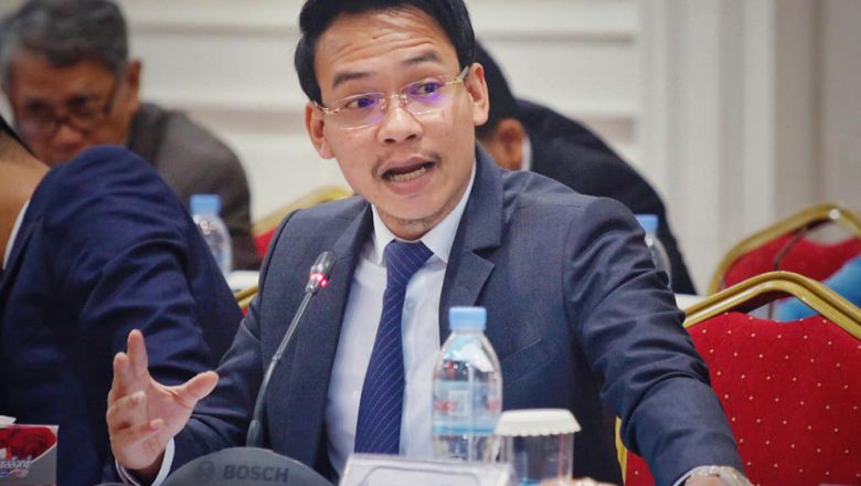 Senior official accused of land grab