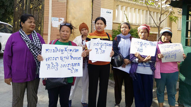 សង្គម​ស៊ីវិល​ជំរុញ​ឱ្យ​ដោះស្រាយ​ជូន​ពលរដ្ឋ​បុរីកីឡា ១២​គ្រួសារ ខណៈ​ផ្ទះសម្បែង​ពួកគេ​ត្រូវ​អាជ្ញាធរ​វាយ​កម្ទេច​ចោល