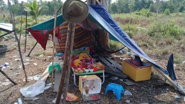 ពលរដ្ឋ​ម្នាក់​ស្លាប់​ក្នុង​ខ្ទម​ដោយ​គ្មាន​ថ្នាំ​ព្យាបាល ក្រោយ​សមត្ថកិច្ច​ឈូស​ឆាយ​កម្ទេច​ផ្ទះ