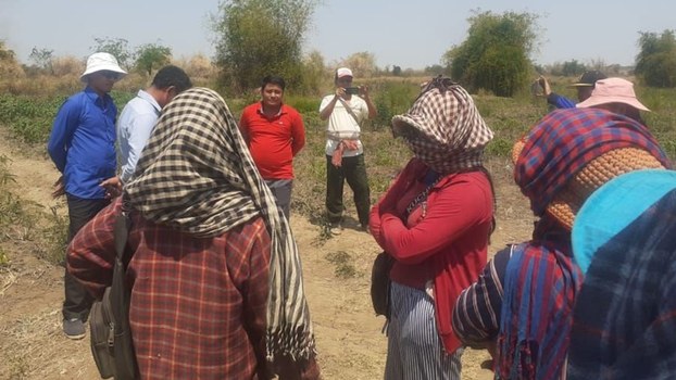 ពលរដ្ឋ​នៅ​ឃុំ​ត្រពាំង​ព្រីង ខេត្ត​ត្បូង​ឃ្មុំ ប្ដូរ​វេន​គ្នា​យាម​ដី​ចម្ការ​ទាំង​យប់​ទាំង​ថ្ងៃ ក្រោយ​ពី​មាន​សកម្មភាព​រំលោភ​យក​ដី​ពី​ក្រុមហ៊ុន​ចិន