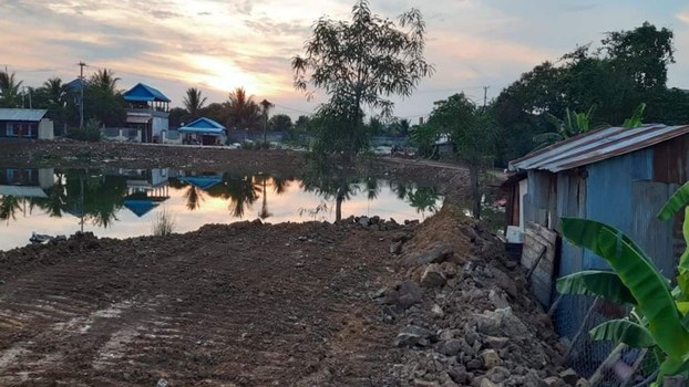ពលរដ្ឋ​នៅ​ក្រុង​ប៉ោយប៉ែត​ប្រមូល​ស្នាម​មេដៃ​​បាន​ជាង​១០០​នាក់​គ្រោង​ប្ដឹង​​​ឱ្យ​​​អាជ្ញាធរ​បញ្ឈប់​ក្រុមហ៊ុន​​​លុប​ស្រះ​ទឹក​សាធារណៈ