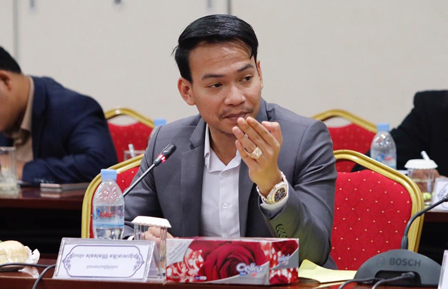 ប្រមុខ​រដ្ឋ​​ស្ដី​ទី​​សម្រេច​​បញ្ចប់​​តំណែង​​មេ​​បក្ស​​ខ្មែរ​​ក្រោក​​ពី​​ឧត្ដម​​ក្រុម​ប្រឹក្សា​​ពិគ្រោះ​ និង​​ផ្ដល់​​យោបល់​