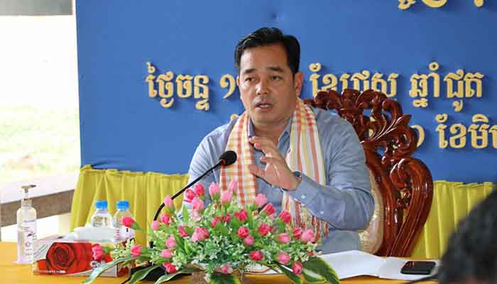 អភិបាលខេត្តកំពង់ចាម ប្រជុំដាក់ចេញគោលការណ៍ ៤ចំណុច ការពារដីសហគមន៍ នៅស្រុកបាធាយ