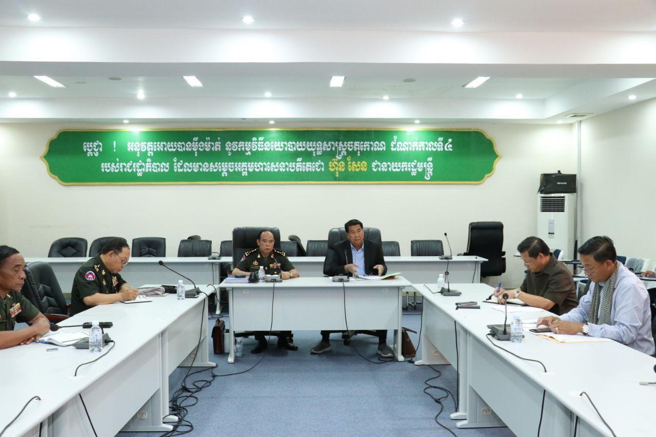 រដ្ឋបាលខេត្តកំពត និងកងពលតូចលេខ៧០ រកដំណោះស្រាយពីផលប៉ះពាល់រឿងដីធ្លីជាមួយពលរដ្ឋ នៅលើទីតាំងសាលាហ្វឹកហ្វឺនកងទ័ពតេជោសែនជុំគិរី