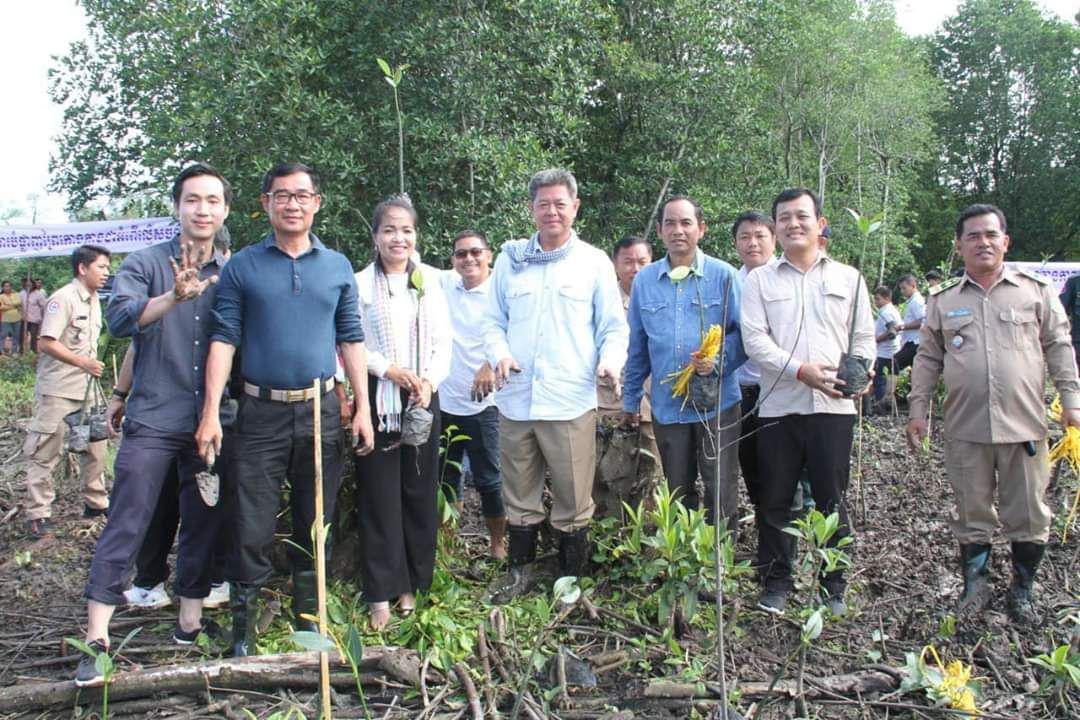 អភិបាលខេត្តព្រះសីហនុ ព្រមានតាមចាប់ជនល្មើសកាប់បំផ្លាញព្រៃកោងកាងយកដីកាន់កាប់ខុសច្បាប់ និងអ្នកជាប់ពាក់ព័ន្ធត្រូវតែចាត់វិធានការតាមច្បាប់យ៉ាងម៉ឺងម៉ាត់បំផុត