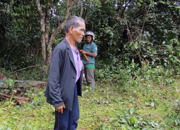 ជនជាតិ​ដើម​ភាគតិច ៤០គ្រួសារ​ខេត្ត​មណ្ឌលគិរី ទាមទារ​ដី​ផ្នូរ​កប់​សព​ដែល​ឈ្មួញ​ឈូស​ឆាយ