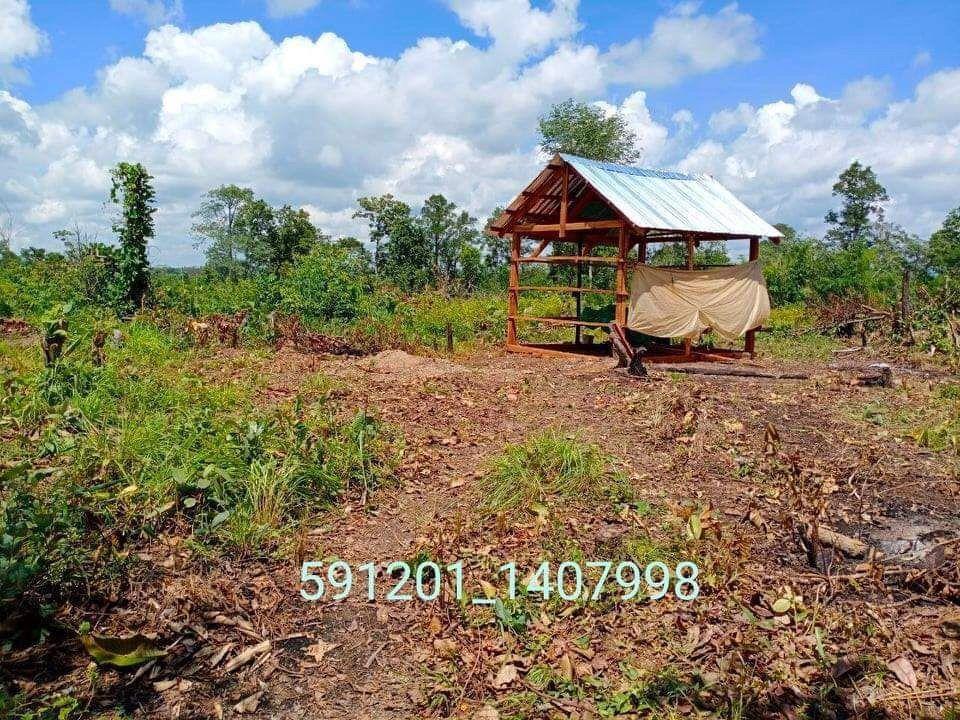 អភិបាលខេត្តក្រចេះ ចាត់ឱ្យមន្ត្រីជំនាញ និងអាជ្ញាធរស្រុកចុះត្រួតពិនិត្យករណីពលរដ្ឋចំណាកស្រុក ចូលកាប់ទន្ទ្រានដីក្រុមហ៊ុនឯកជនធ្វើជាកម្មសិទ្ធិនៅស្រុកសំបូរ