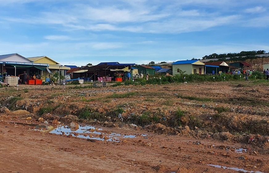 រដ្ឋា​ភិបាល​​កាត់​​ដី​​ចេញ​ពី​​តំបន់​​ការពារ​៦០០​ហិ​កតា​​នៅ​​ខេត្ត​​ព្រះ​សីហនុ​​ឱ្យ​ឧក​ញ៉ា​​ធ្វើ​​កម្ម​​សិទ្ធិ