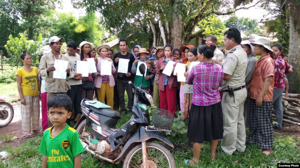 តុលាការខេត្តកោះកុងចោទប្រកាន់​ពលរដ្ឋ​១០នាក់​ថា​«ញុះញង់បង្កភាពវឹកវរក្នុងសង្គម» ក្រោយការបន្តតវ៉ារឿងដីធ្លី