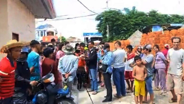 ប្រជាពលរដ្ឋ​ជាង​ ៦០០ ​នាក់​ តវ៉ា​ករណី​លក់​ចំណត​រថយន្ត​រួម​នៅក្នុង​បុរី