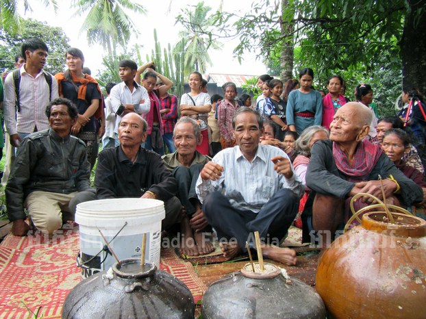 អាជ្ញាធរ​ខេត្ត​ស្ទឹងត្រែង​បដិសេធ​សំណើ​របស់​សហគមន៍​ក្បាល​រមាស ស្នើសុំ​ចុះ​បញ្ជី​ដី​សមូហភាព​ទំហំ​ជិត ៨ពាន់​ហិកតារ