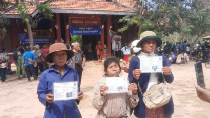 អាជ្ញាធរ​ខេត្ត​សៀមរាប​សម្រេច​ផ្ដល់​ប្រាក់​ប័ណ្ណ​សមធម៌​ជូន​ពលរដ្ឋ​នៅ​តំបន់​រុនតាឯក​វិញ