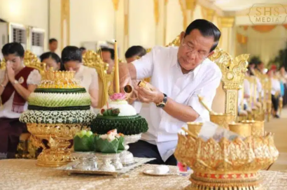 Cambodia’s Former PM Sues Rights Activist For Defamation