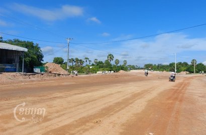 ពលរដ្ឋក្នុងខេត្តតាកែវអះអាងថាក្រុមហ៊ុនឧកញ៉ាម្នាក់មិនផ្ដល់សំណងជូនពួកគេបន្ទាប់ពីក្រុមហ៊ុនពង្រីកផ្លូវ