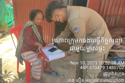 អាជ្ញាធរសម្រេច​ផ្អា​ក​ជា​បណ្តោះ​អា​សន្ន​ ក្នុង​ការ​ចុះរុះរើ​សំណង់​ស្ថិ​ត​នៅ​ប​រិ​វេណ​អ​​ង្គ​រ ​ក្រោ​យពី​មា​​ន​កា​រត​វ៉ា​