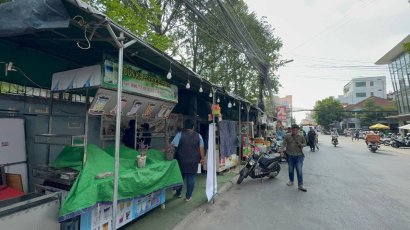 អាជ្ញាធរខណ្ឌទួលគោក តម្រូវឱ្យអ្នកលក់ដូរតាមរបងពេទ្យកុមារជាតិ រុះរើចេញក្នុងពេល៧ថ្ងៃ