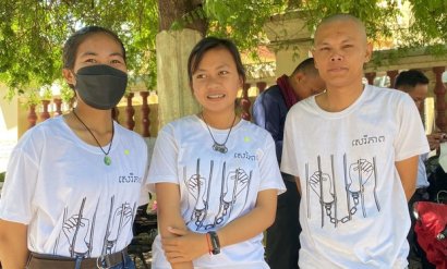 សកម្មជន​បរិស្ថាន ៣នាក់​ នៃចលនាមាតាធម្មជាតិ​ស្នើសុំដល់​តុលាការ​កំពូល​​ឱ្យ​ទម្លាក់​បទ​ចោទ