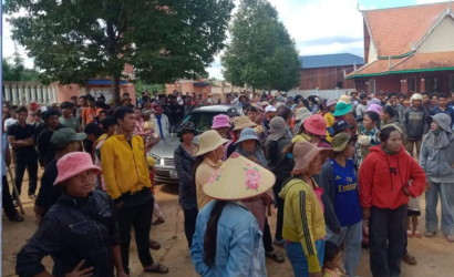 Mondulkiri Bunong Community Protest Destruction of Rubber Trees by Environmental Rangers