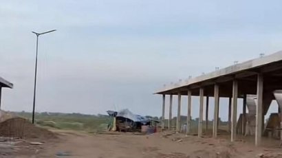 អ្នកទិញបុរីឡេងណាវ៉ាត្រាផ្ទុះការតវ៉ា ខណៈក្រុមហ៊ុនលើកពីវិបត្តិសេដ្ឋកិច្ចសកល