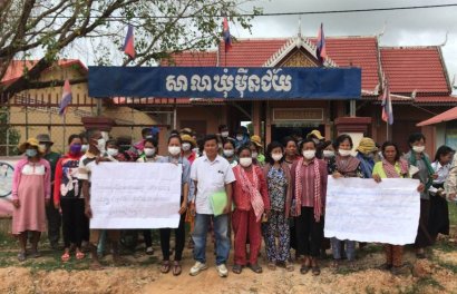 ពលរដ្ឋ​ជាង​១៥០​គ្រួសារ​នៅ​ខេត្តស្វាយរៀង​ស្នើ​អាជ្ញាធរ​មូលដ្ឋាន​ជួយ​ដោះស្រាយ​ដីធ្លី 