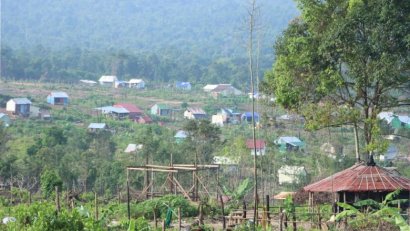 ក្រុមការងារ​ចម្រុះ​រដ្ឋបាលខេត្ត​ព្រះសីហនុ ចុះ​អប់រំ​ណែនាំ​ពលរដ្ឋ​ជាថ្មីទៀត ឱ្យ​រុះរើ​ខ្ទម​ខុសច្បាប់​ចេញ​ពី​ដី​កម្មសិទ្ធិ​ឯកជន
